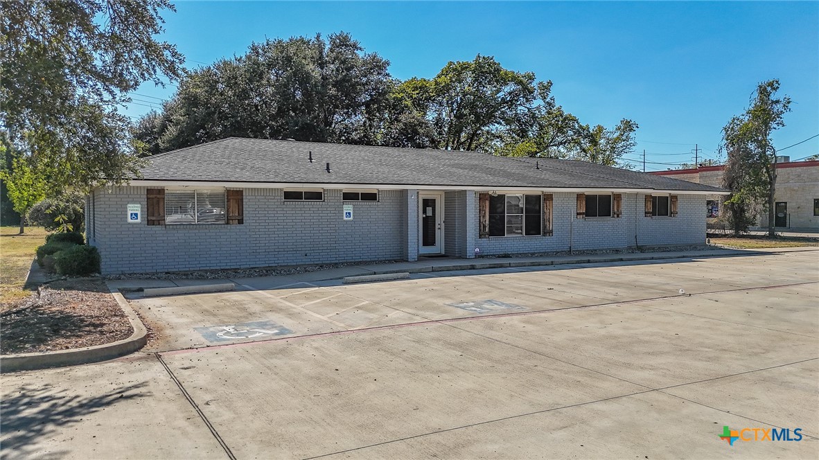 105 Lake Road