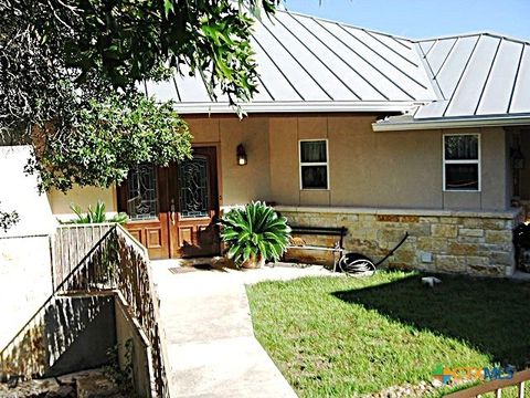 Photo of 2552 Connie Drive, Canyon Lake, TX 78133 (MLS # 614138)