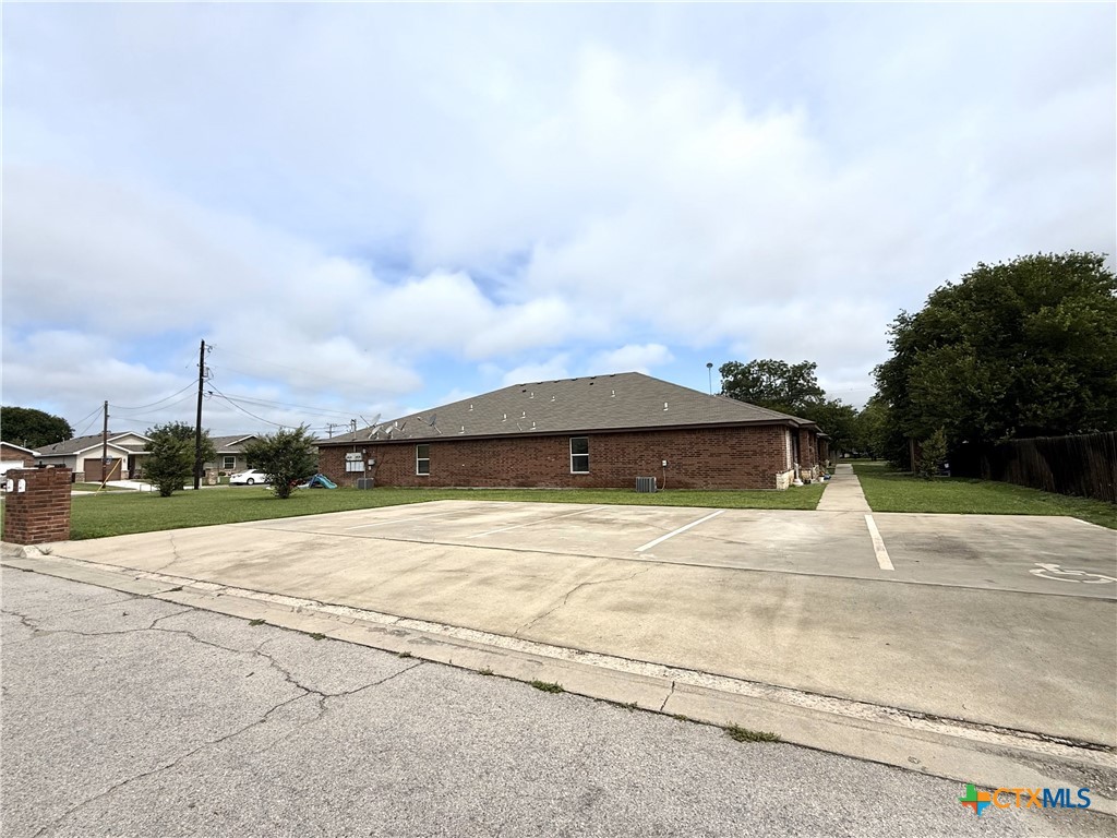 801 and 803 S Live Oak Street