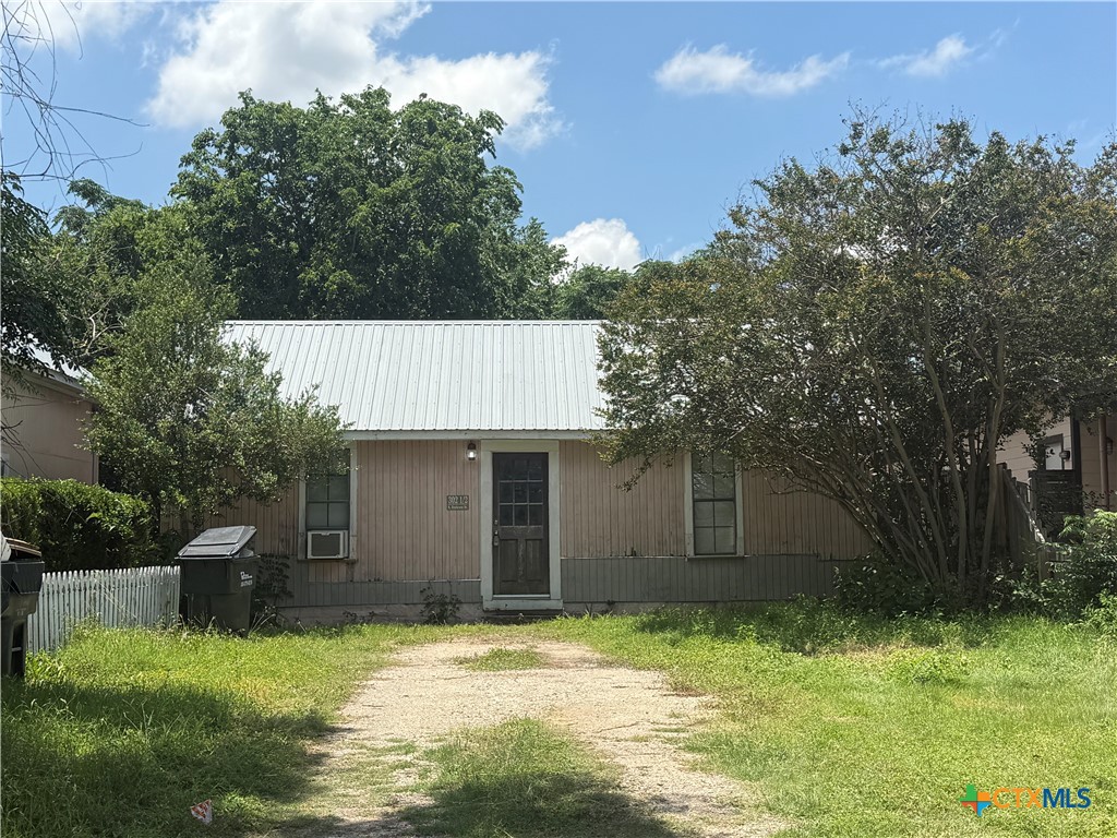 Photo 1 of 6 — 302 Burleson Street 1/2, Kyle, TX 78640