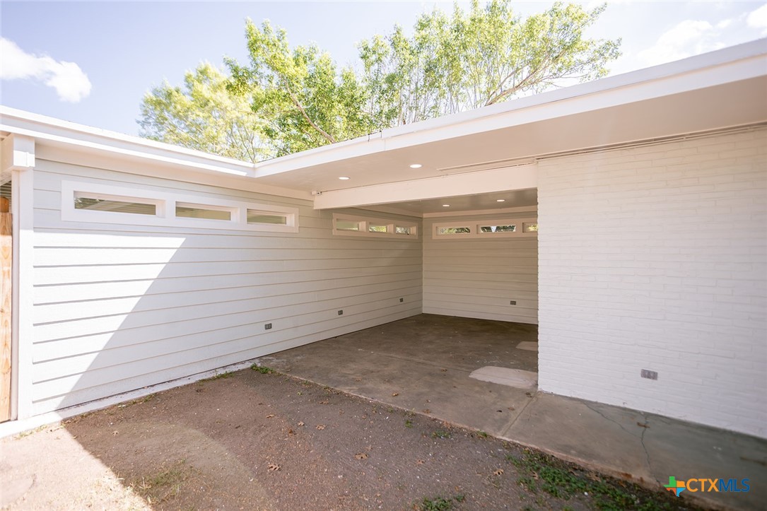 2807 Bluebonnet Street