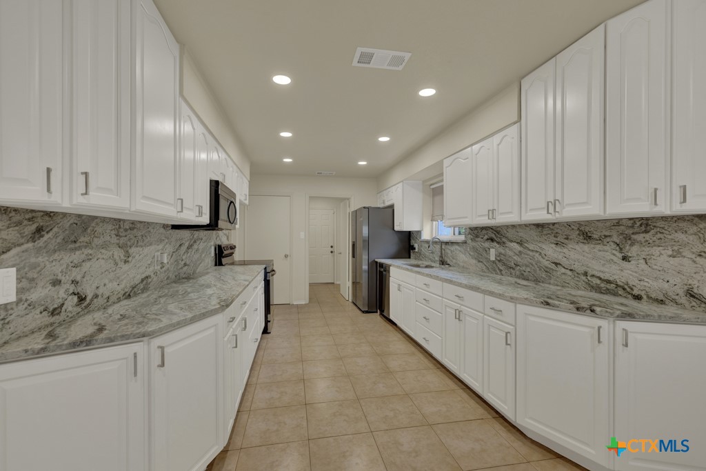 1260 Flaming Oak Drive