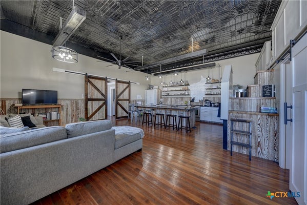 103 N MAIN # B, MOULTON, TX 77975 - Image 82ef57fc7d7c8801dca659a494df3465/2597773181