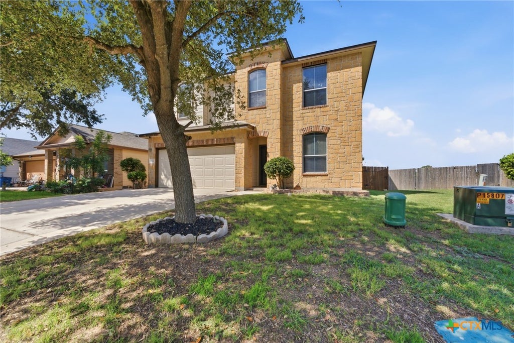 Photo of 2214 Lakeline Drive, New Braunfels, TX 78130 (MLS # 618665)