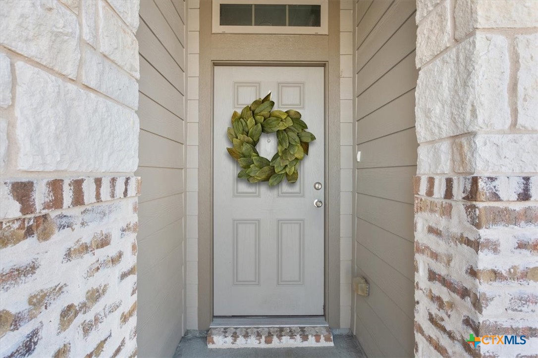 1121 Aurora Grove Bend