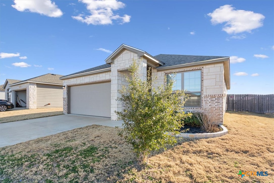 1121 Aurora Grove Bend