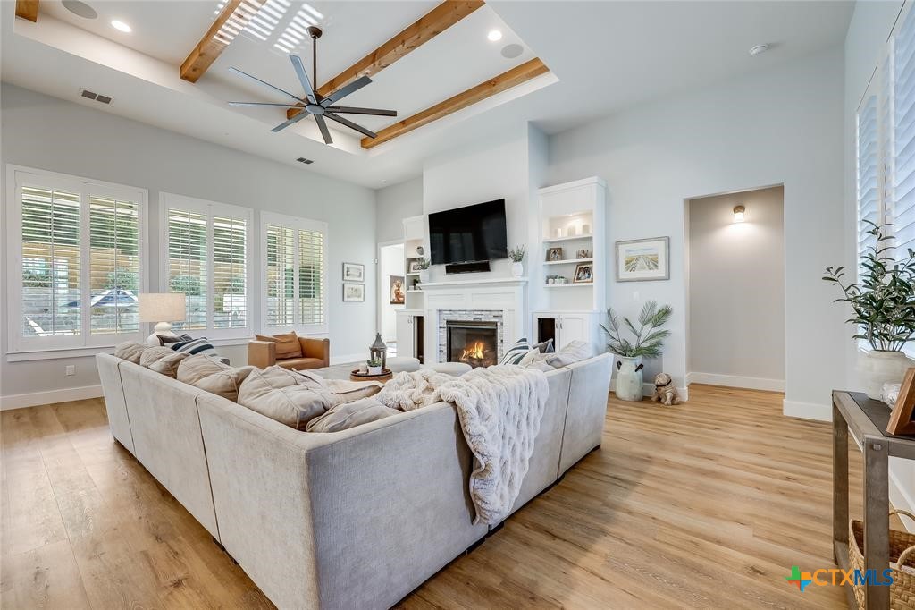 233 Lakefront Drive