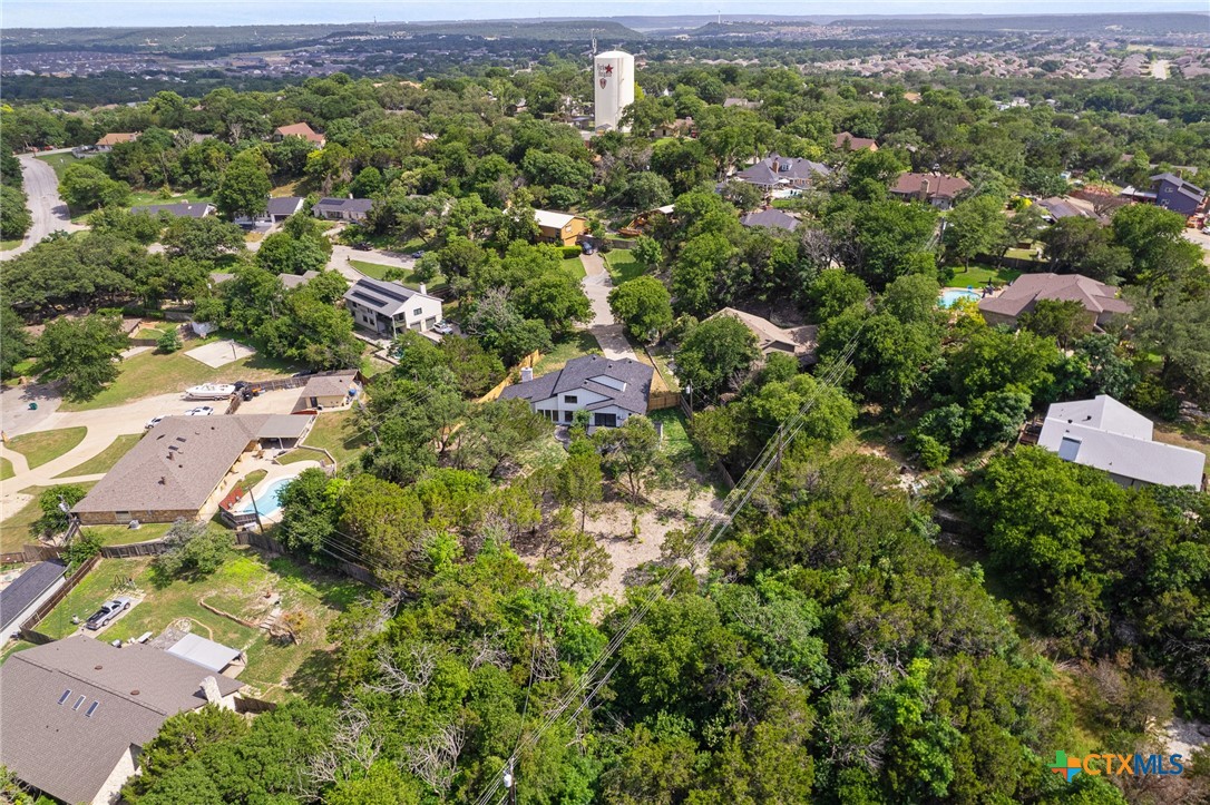 910 Cliffside Drive