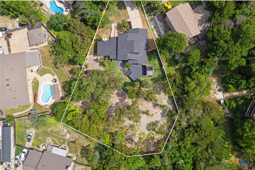 910 Cliffside Drive