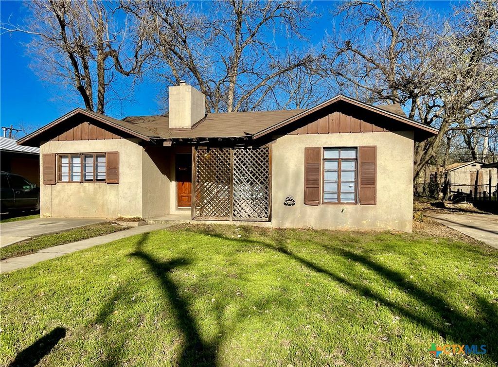 Photo of 319 Riverside Drive, San Marcos, TX 78666 (MLS # 596279)