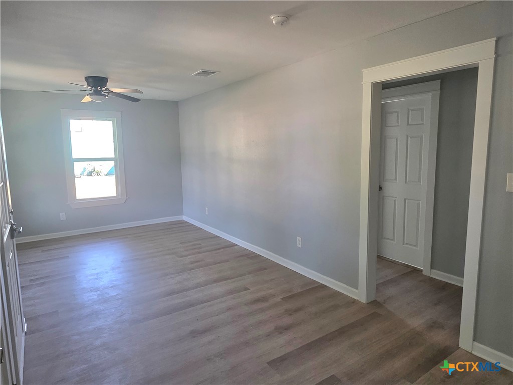 809 W Saint Louis Avenue