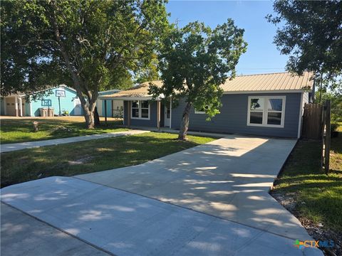 809 W Saint Louis Avenue Seadrift TX 77983