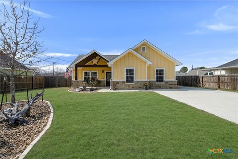 Photo of 320 Holly Avenue, Luling, TX 78648 (MLS # 604629)