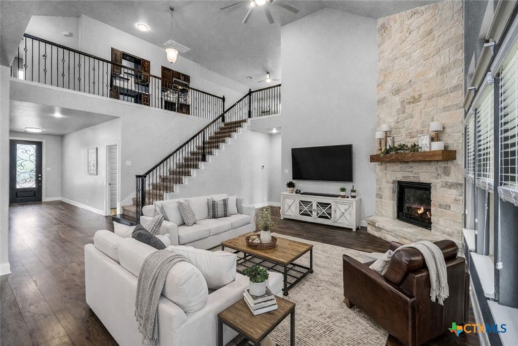 Photo of 240 Bamberger Avenue, New Braunfels, TX 78132 (MLS # 605450)