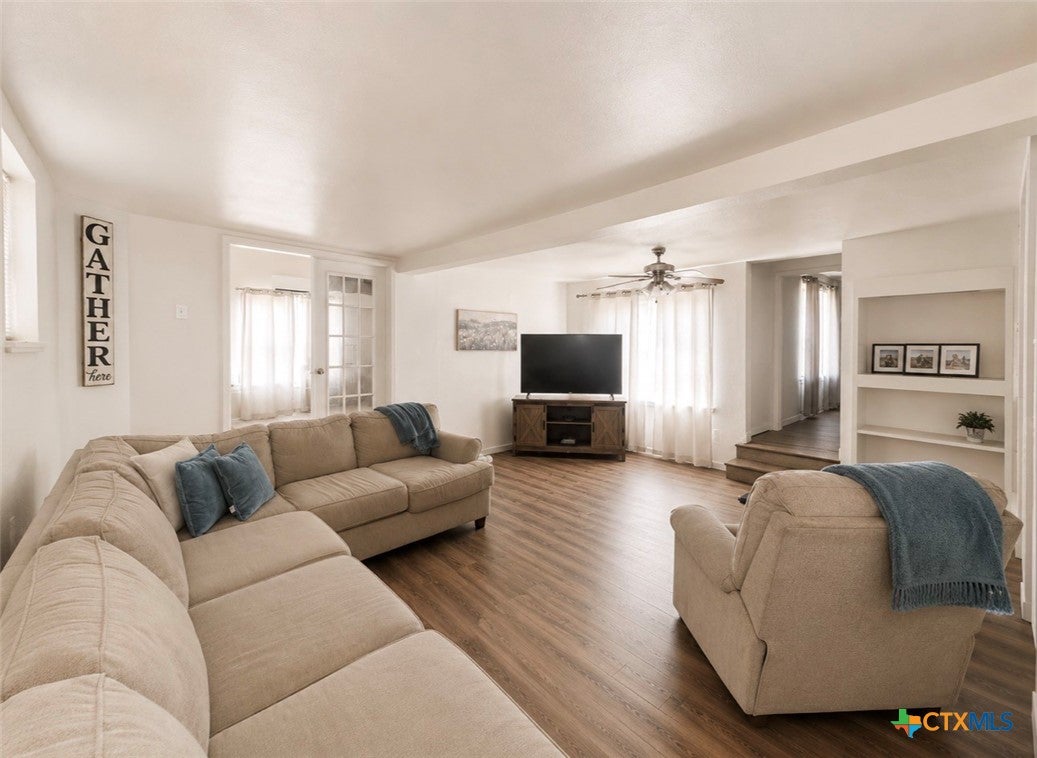 1104 Moss Lane