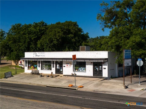 Photo of 904 S Key Ave, Lampasas, TX 76550 (MLS # 625932)