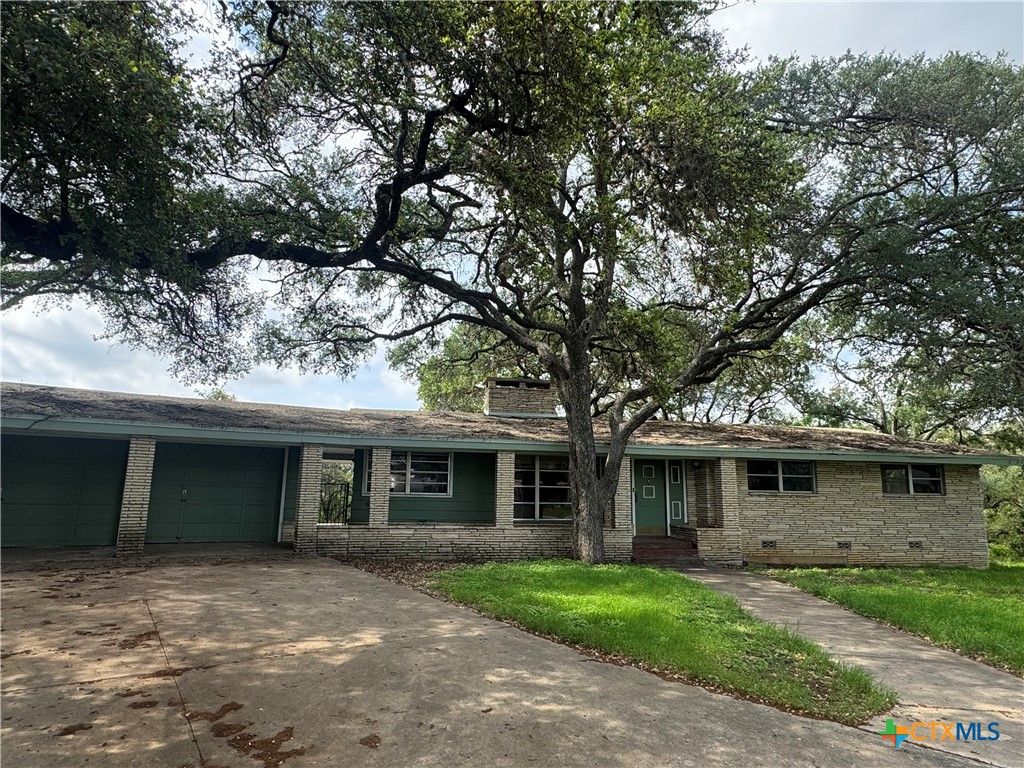 Photo of 104 Chula Vista Street, San Marcos, TX 78666 (MLS # 608129)