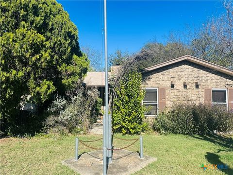 Photo of 403 Cottonwood Drive, Copperas Cove, TX 76522 (MLS # 598870)