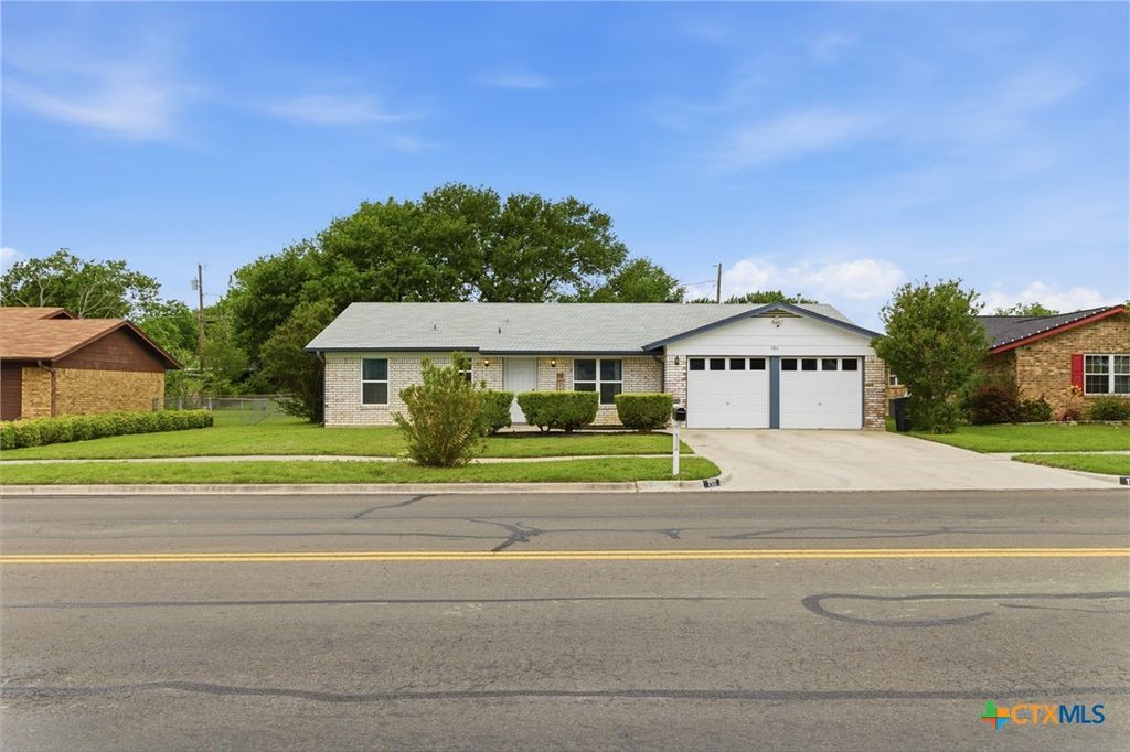 Photo of 1911 N 38th Street, Killeen, TX 76543 (MLS # 609576)