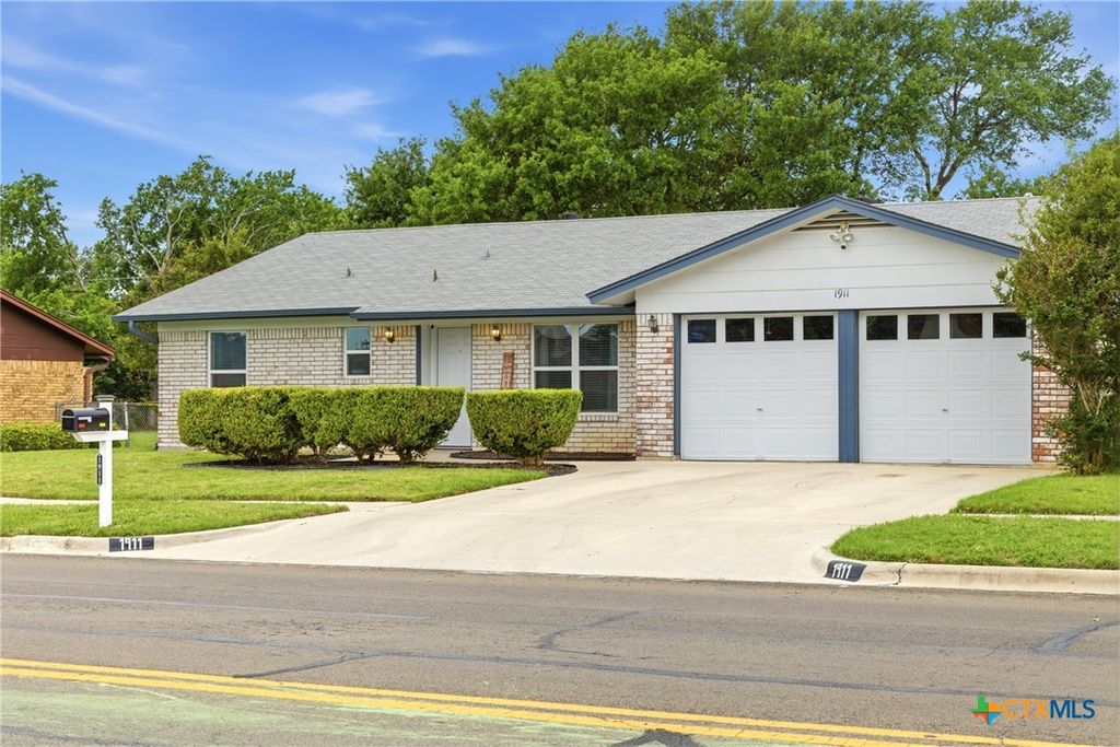 Photo of 1911 N 38th Street, Killeen, TX 76543 (MLS # 609576)