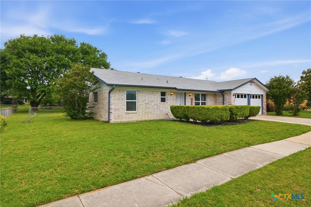 Photo of 1911 N 38th Street, Killeen, TX 76543 (MLS # 609576)