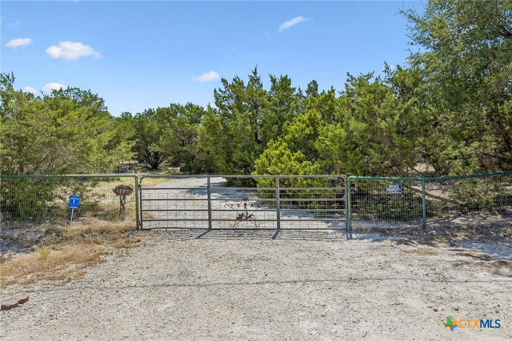 Photo of 1157 Lasso Loop, Canyon Lake, TX 78133 (MLS # 625235)