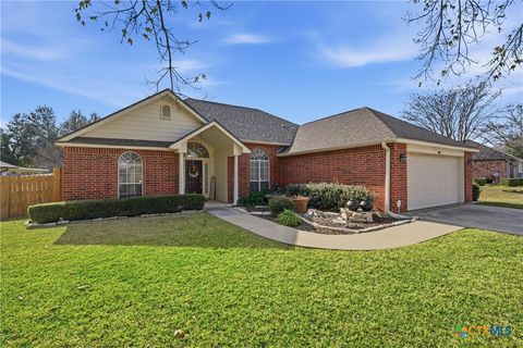 Photo of 2411 Kingsbury Drive, Temple, TX 76502 (MLS # 602513)