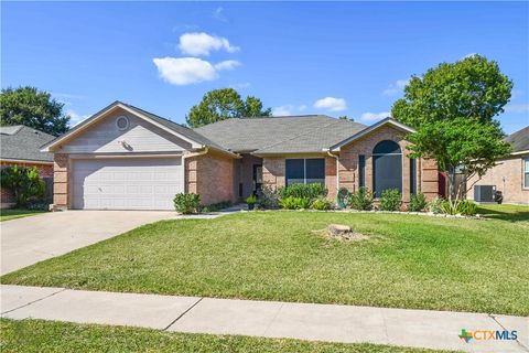 Photo of 303 Bridle Lane, Victoria, TX 77904 (MLS # 595344)