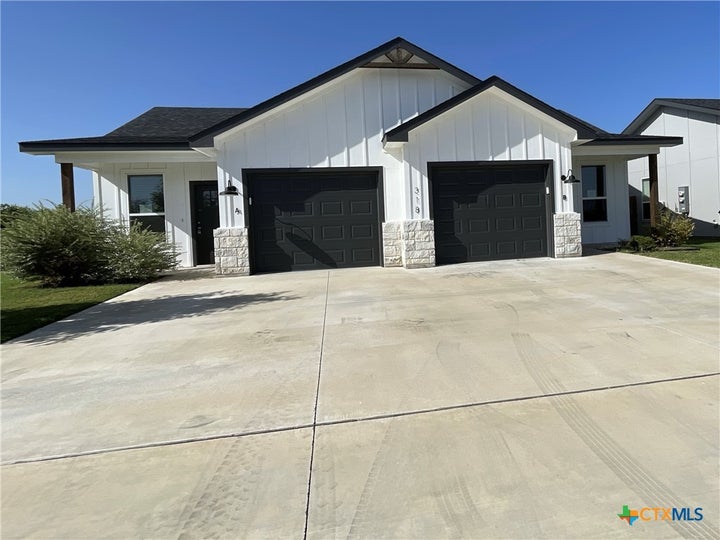 Photo 1 of 32 — 318 Dolphin Drive A & B, Temple, TX 76501