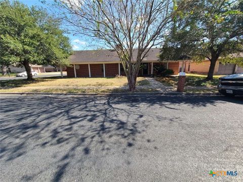 Photo of 123 Brandywine Lane, Victoria, TX 77901 (MLS # 595707) Photo of 123 Brandywine Lane, Victoria, TX 77901 (MLS # 595707)