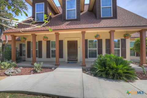 Photo of 204 Falling Hills, New Braunfels, TX 78132 (MLS # 623358)