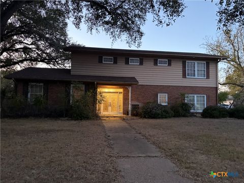 Photo of 1014 N Hunt Street, Cuero, TX 77954 (MLS # 599830)