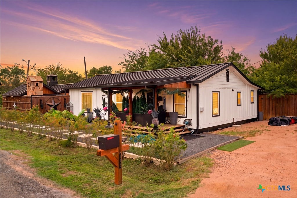 Photo of 103 Howard Street, Taylor, TX 76574 (MLS # 628085)