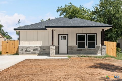 Photo of 217 Spindletop Street, Gatesville, TX 76528 (MLS # 597562)