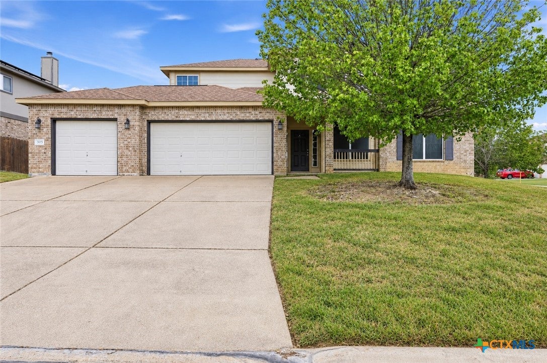 305 Buckskin Trail