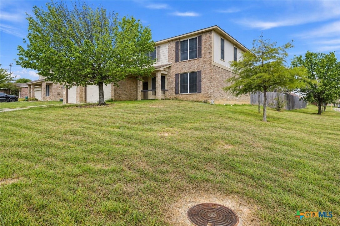 305 Buckskin Trail