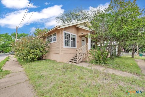 Photo of 1401 Bridge Street, Gatesville, TX 76528 (MLS # 612312)