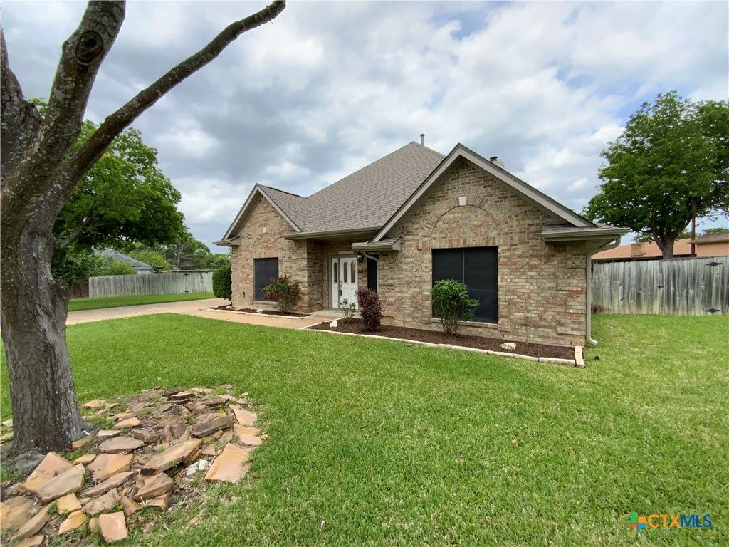 Photo of 1809 Wolverine Trail, Harker Heights, TX 76548 (MLS # 609478)