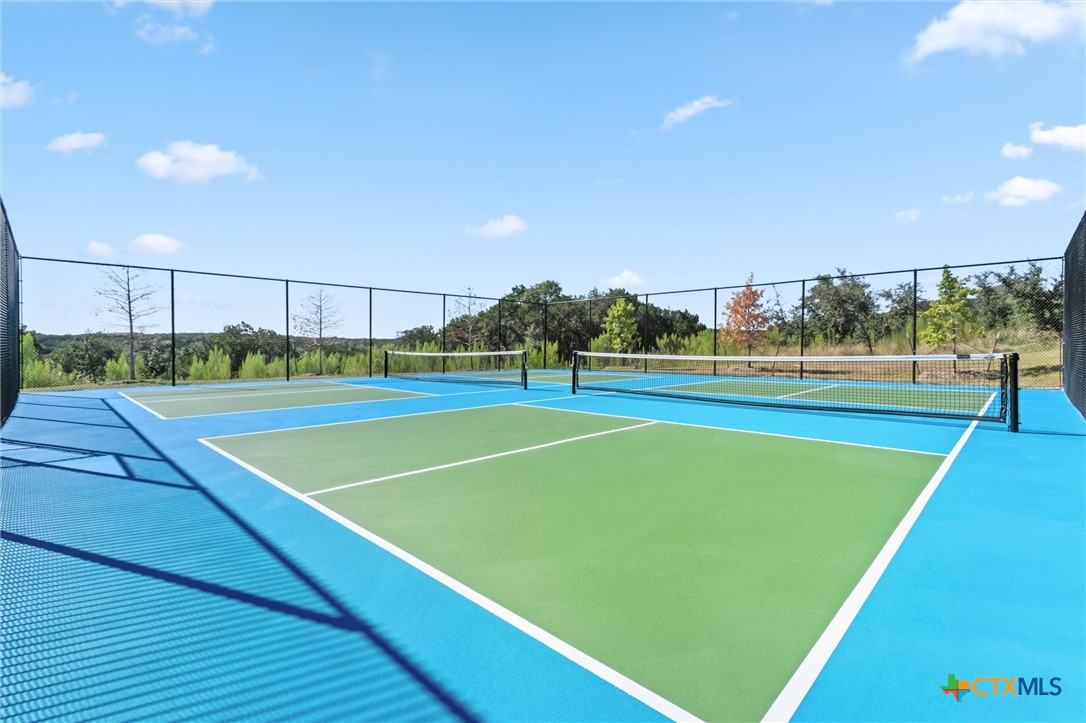 8424 Red Bottle Brush Road