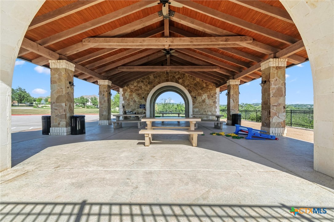 8424 Red Bottle Brush Road