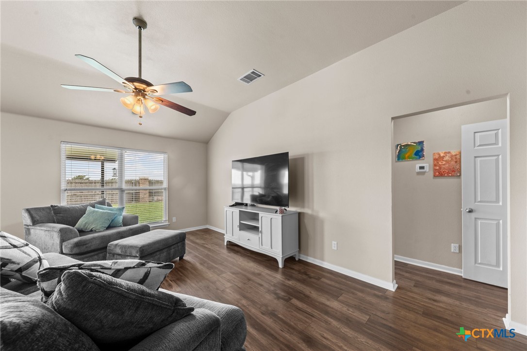 7831 Redbrush