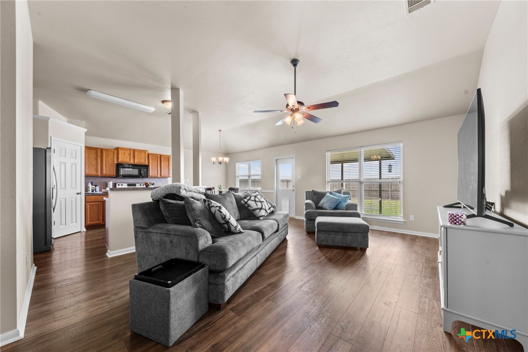 7831 Redbrush