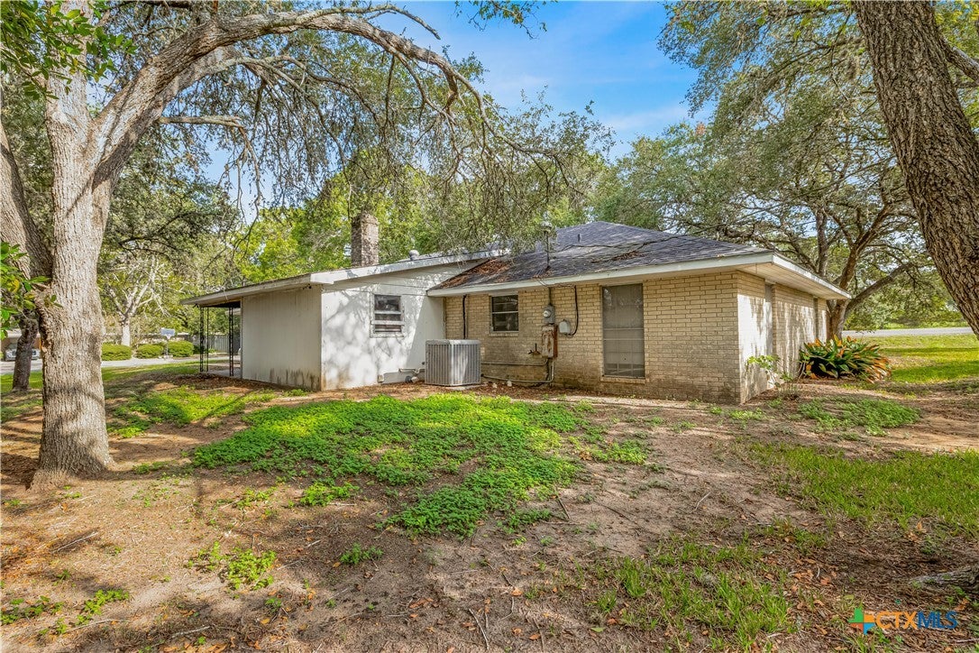 1210 E Gonzales Street