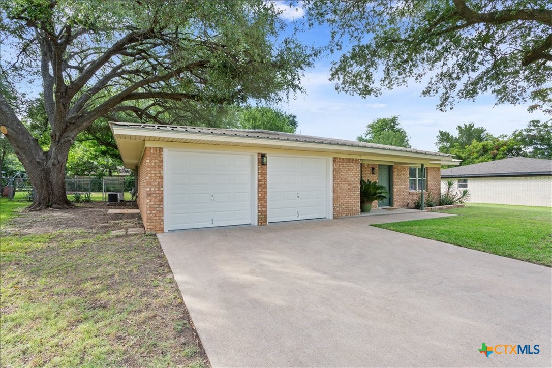 3309 East Drive