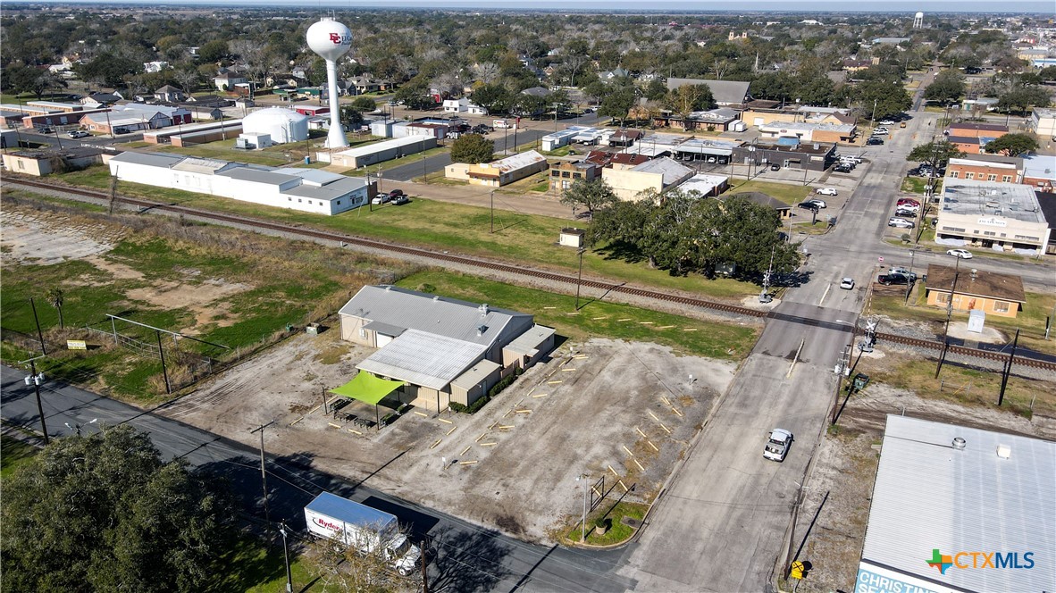 210 W Railroad