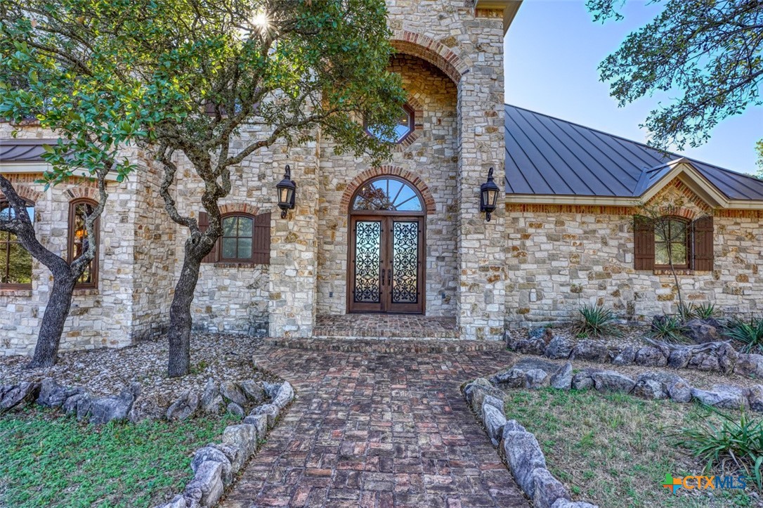 530 Scenic View Drive