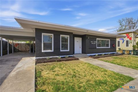 Photo of 302 W San Antonio Street #101, San Marcos, TX 78666 (MLS # 611552)