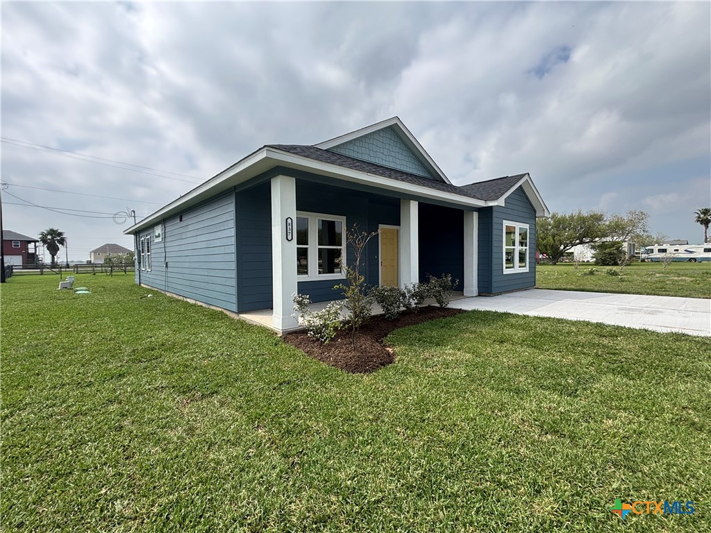 837 Swallow Drive