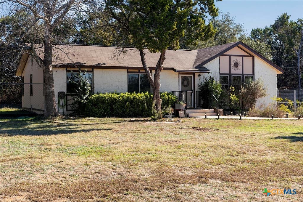 Photo of 500 Grand Prairie Circle, Dripping Springs, TX 78620 (MLS # 600942)