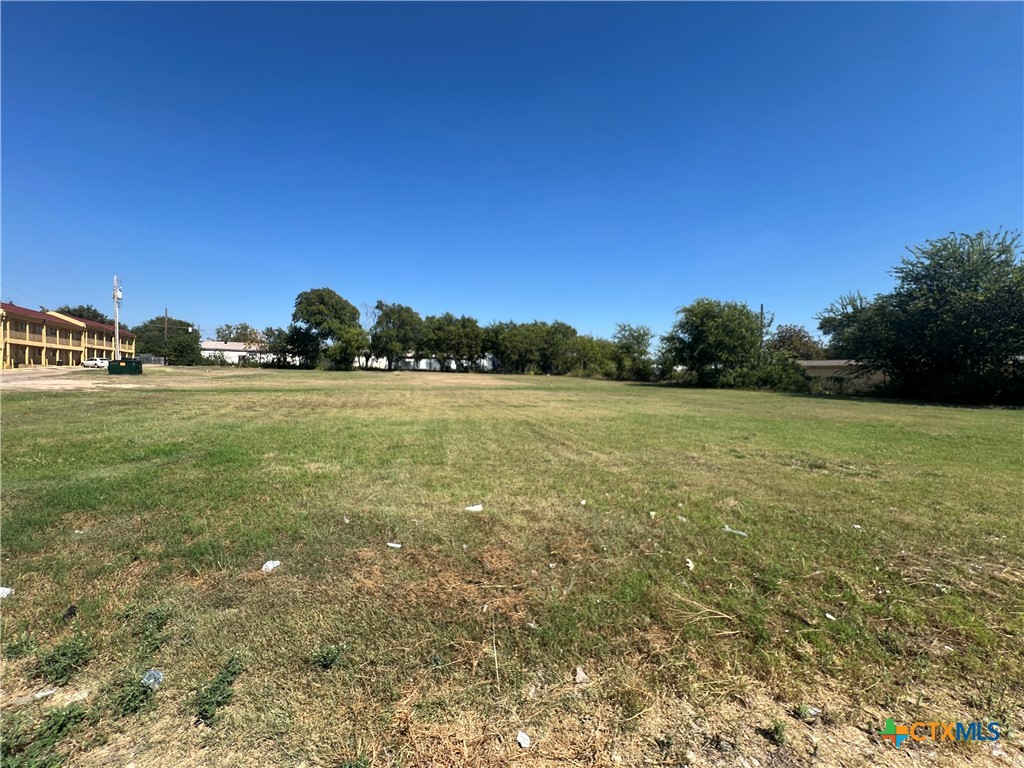 801 E VETERANS MEMORIAL Boulevard